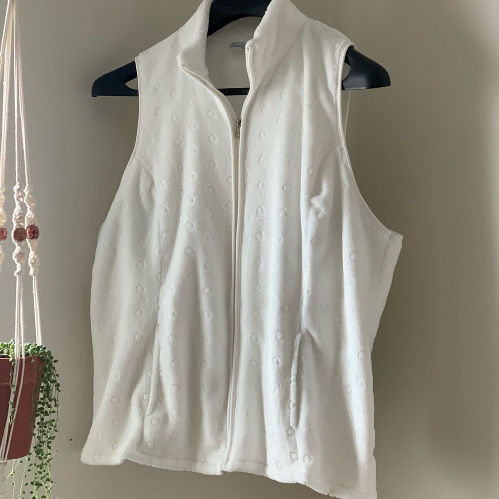 Woman’s Zip-Up Vest